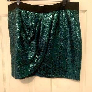 BCBG emerald green sequin skirt